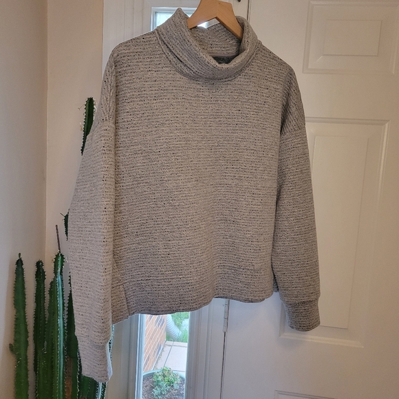 Calia Scuba Funnel Neck Heather Grey Long Sleeve Shirt, Size Large - Picture 2 of 9